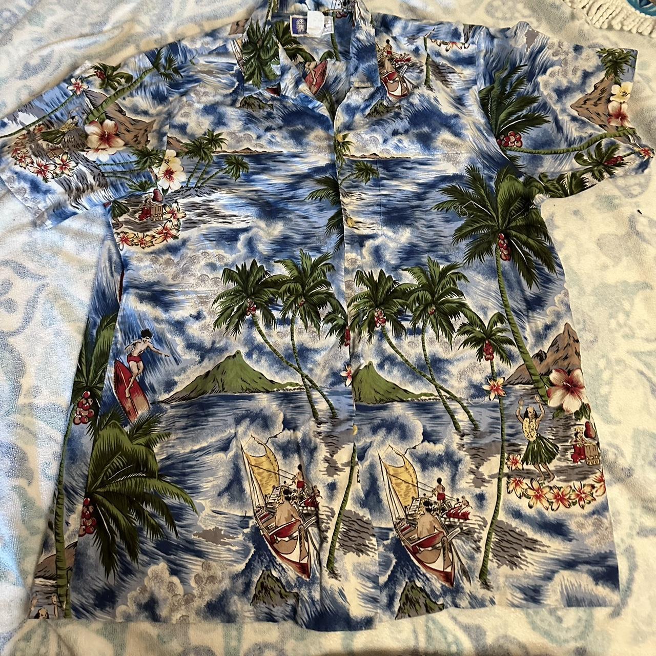 VIntage Hawaiian Shirt 🚨 CURRENT SALES INFO IN BIO - Depop