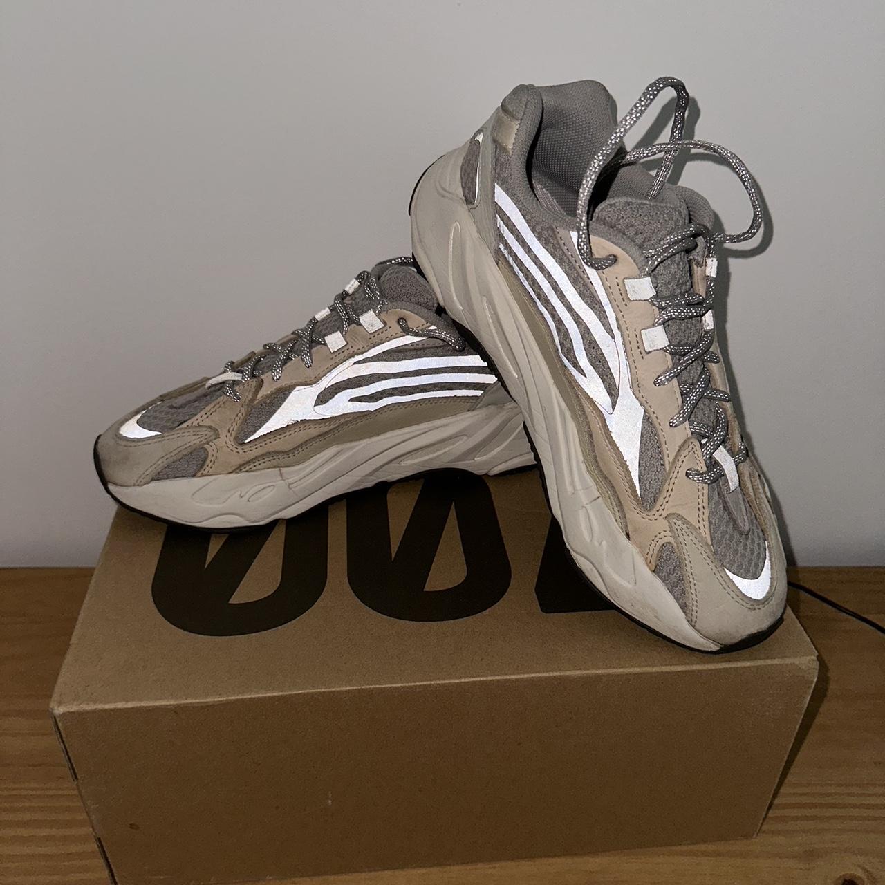 yeezy 700 v2 cream white