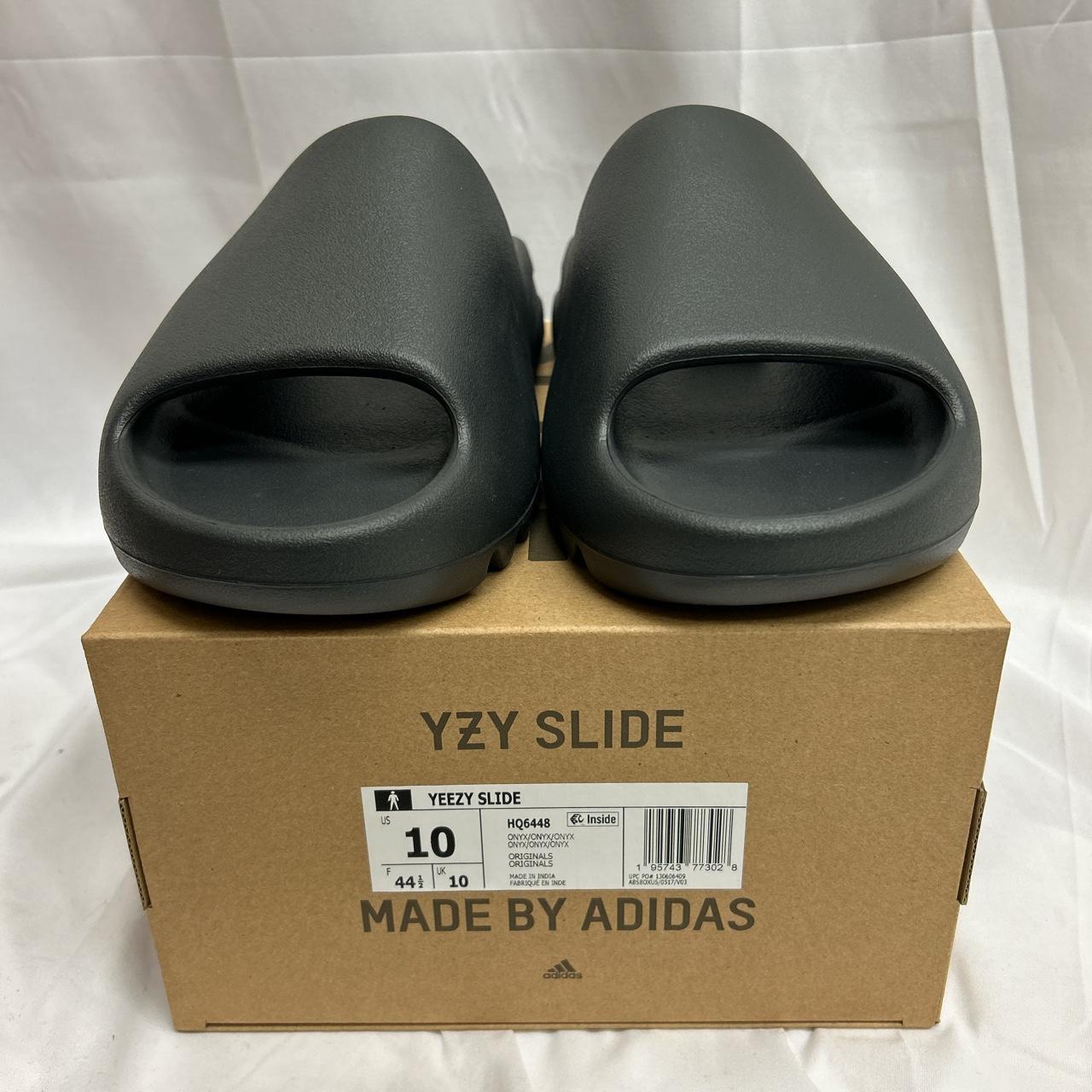 Yeezy Men's Black Slides | Depop