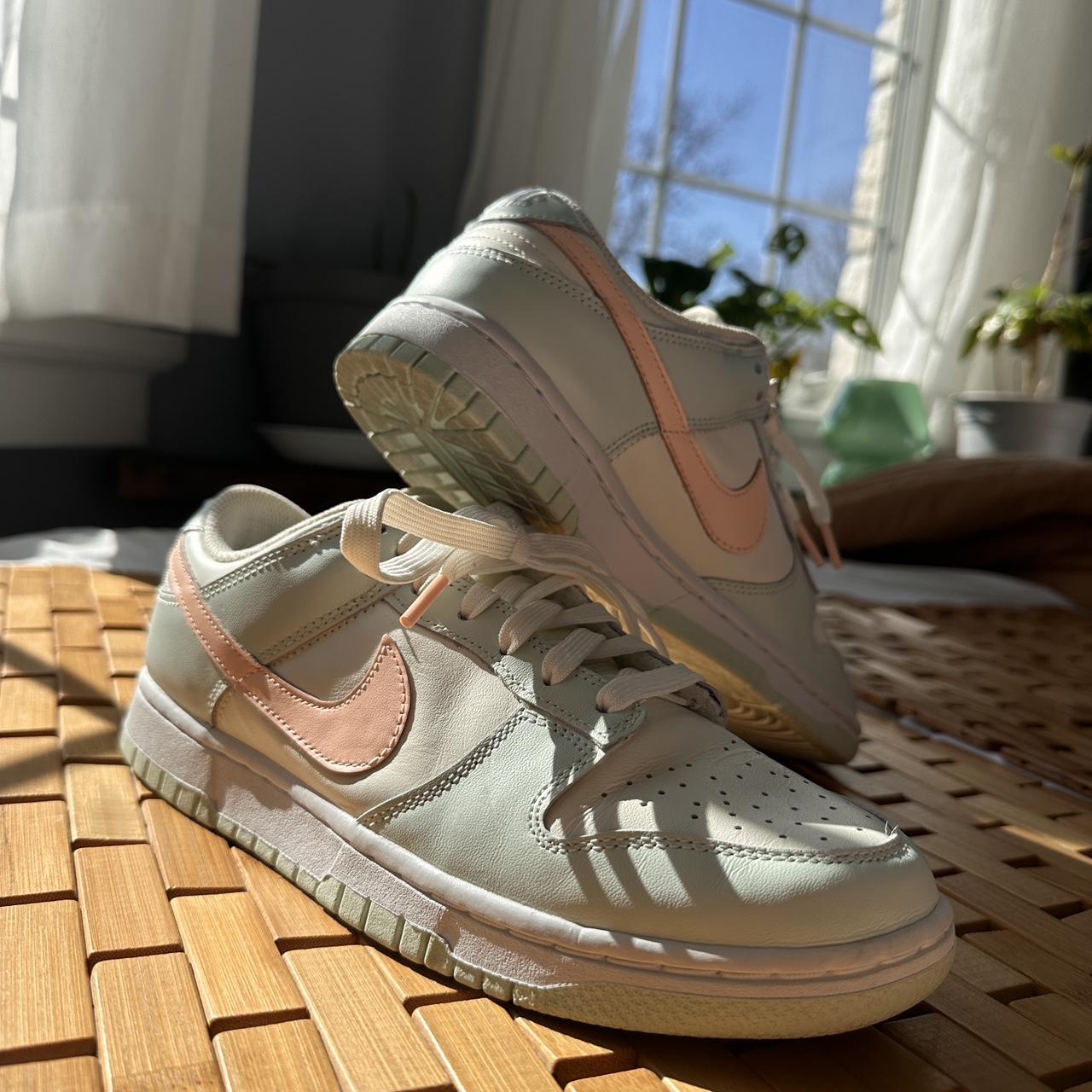 barely green women's dunk low