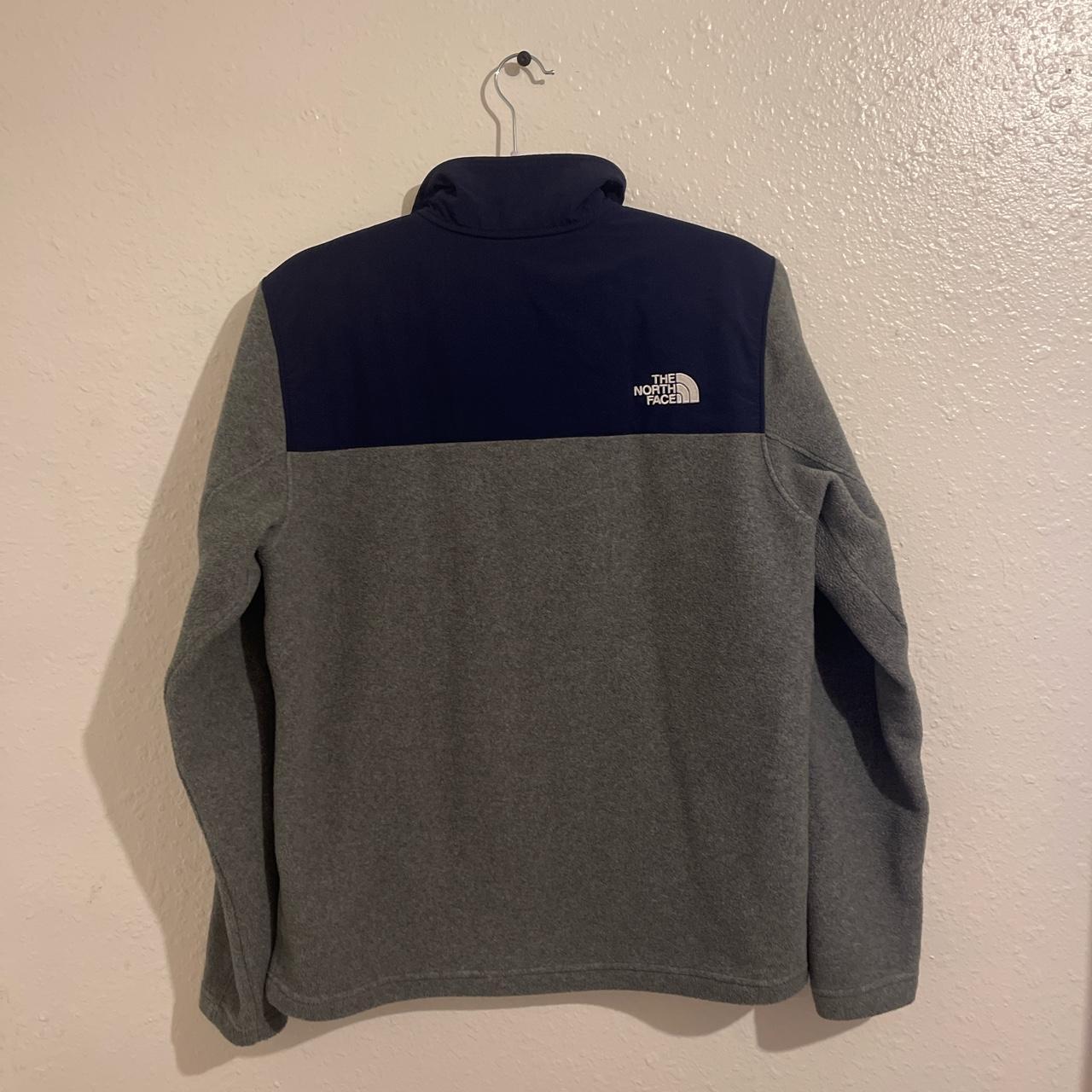 The North Face Men's Navy and Grey Jacket (4)