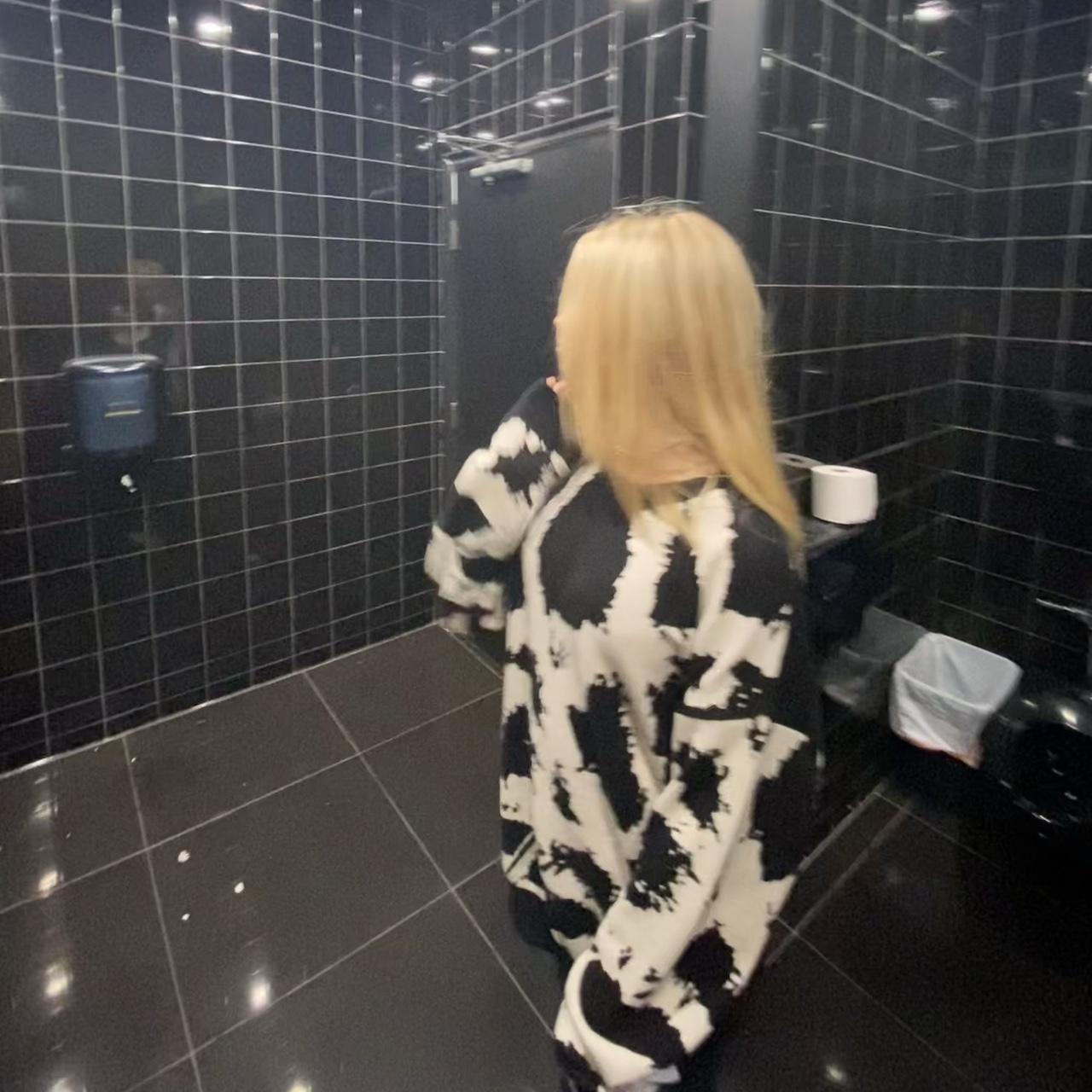 Zara Men's Black and White Jumper Depop