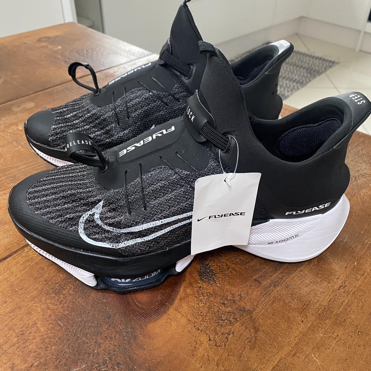 nike fly ease trainers