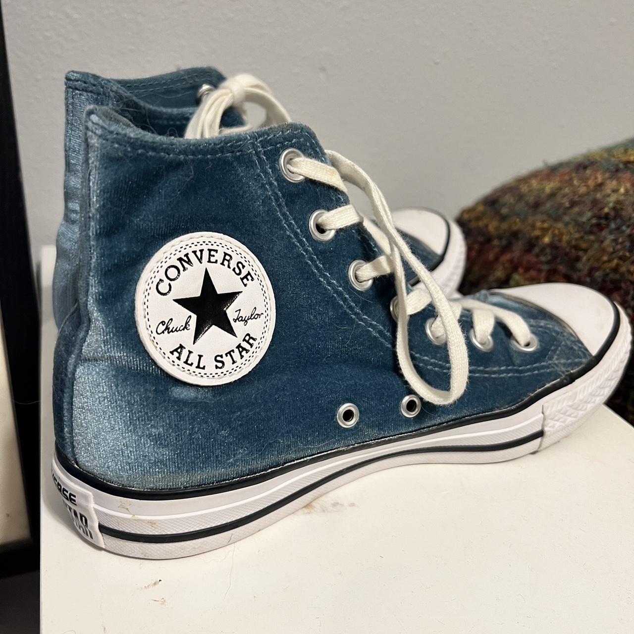 Blue store velvet converse