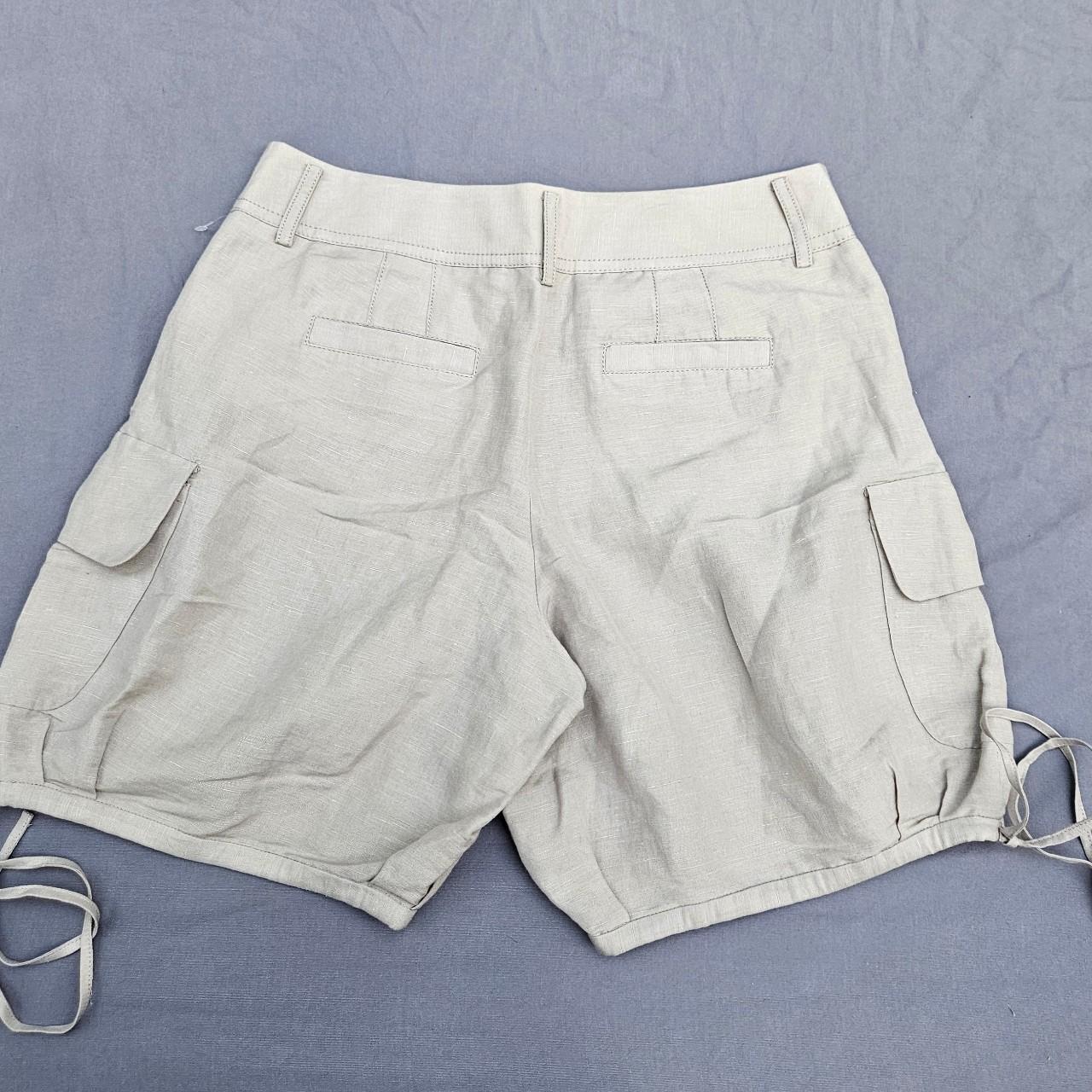 Banana Republic Women's Khaki Shorts Depop