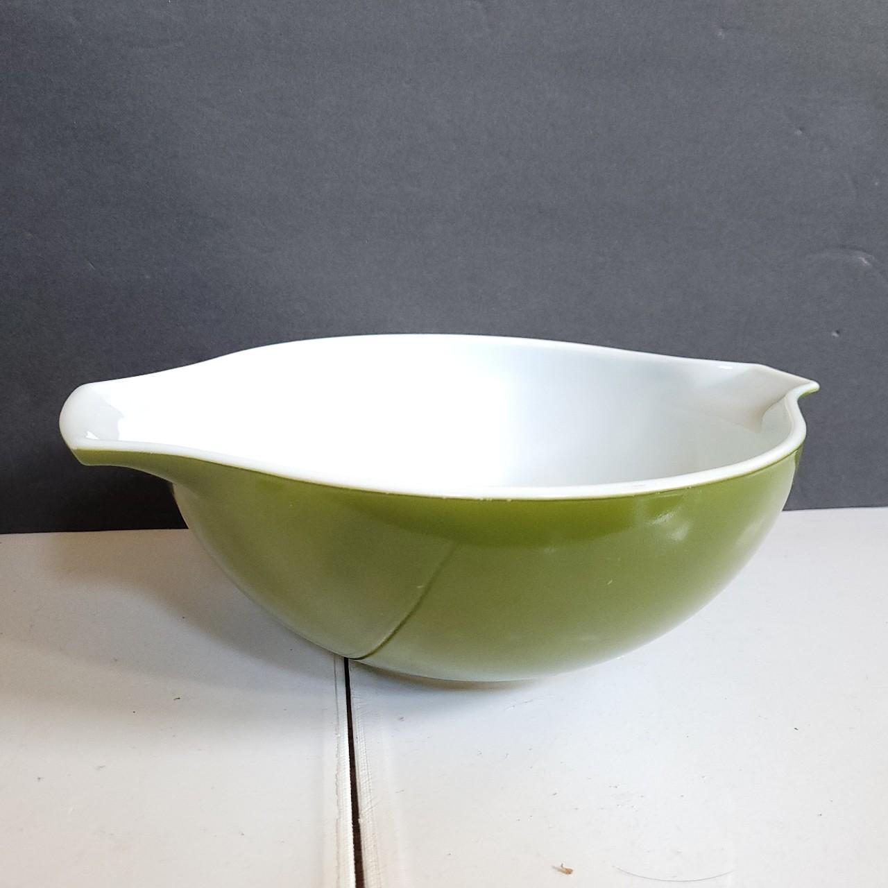 Pyrex Verde Green 4 Quart Cinderella Mixing Bowl 444. - Depop