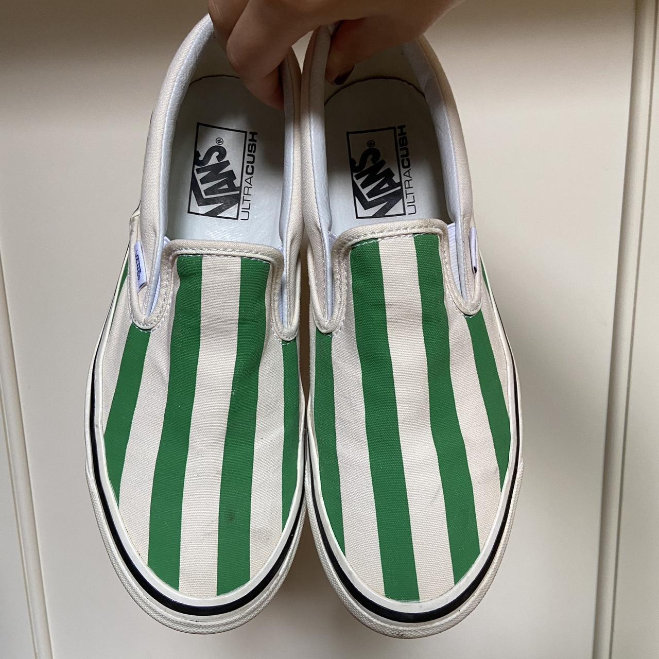 White vans green discount stripe