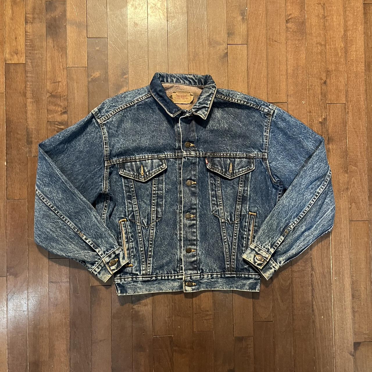 vintage levi’s jacket i believe it’s a kids XL but... - Depop