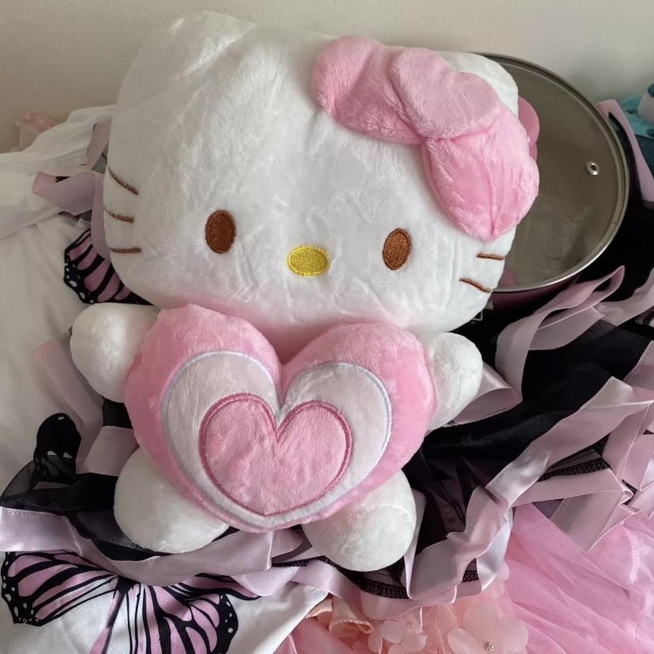 Hello Kitty Women's White and Pink Accessory | Depop