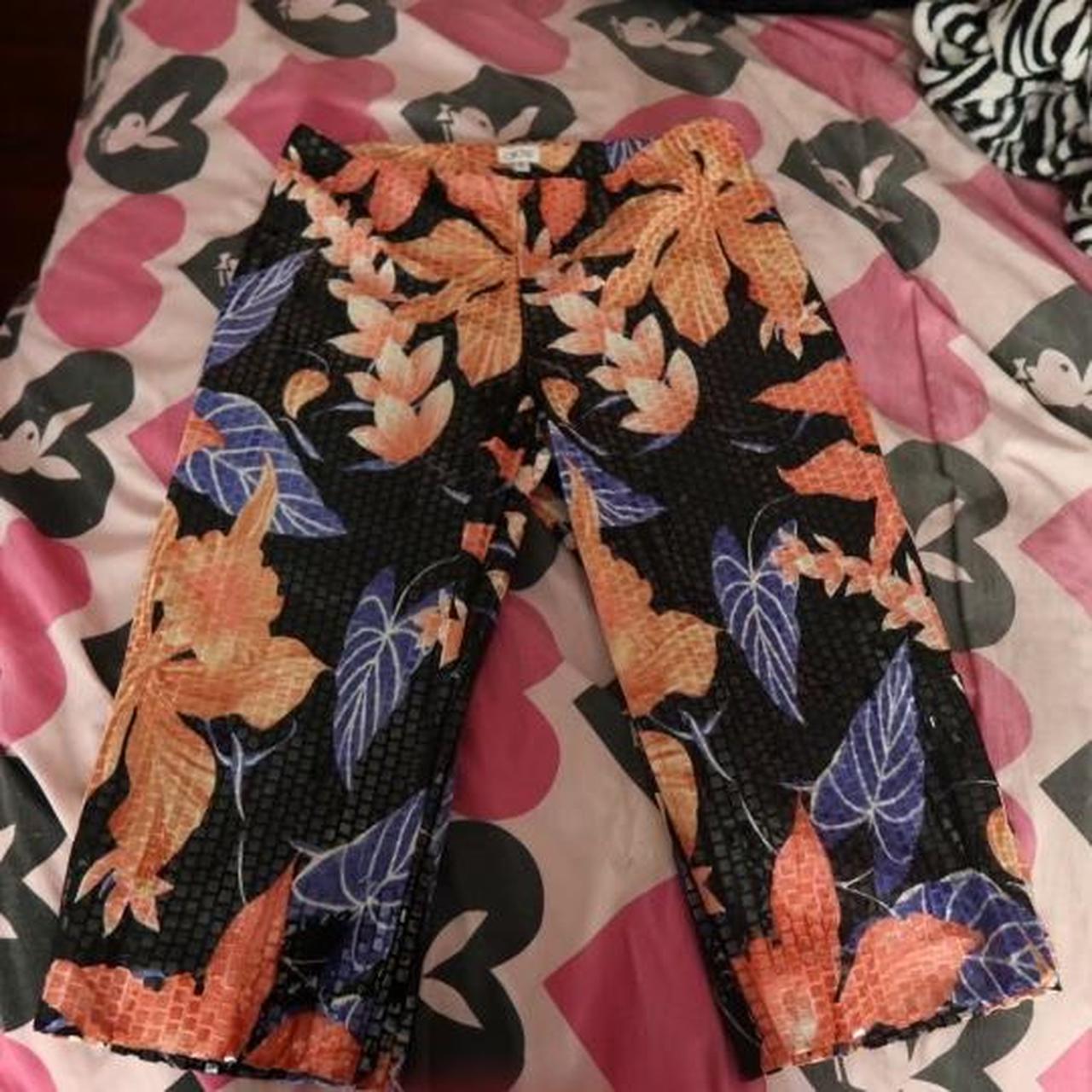 Cache Women's Capri Pants - Multi - 6 – Cache bla… - image 2