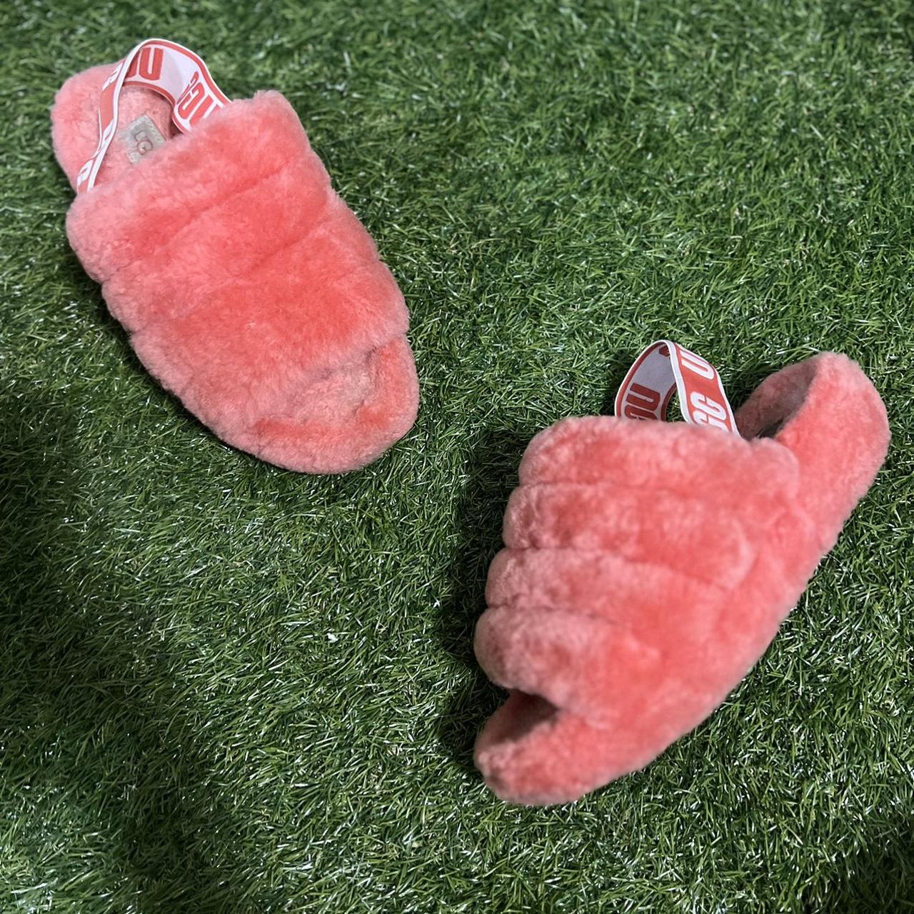 Pop coral hot sale ugg slides