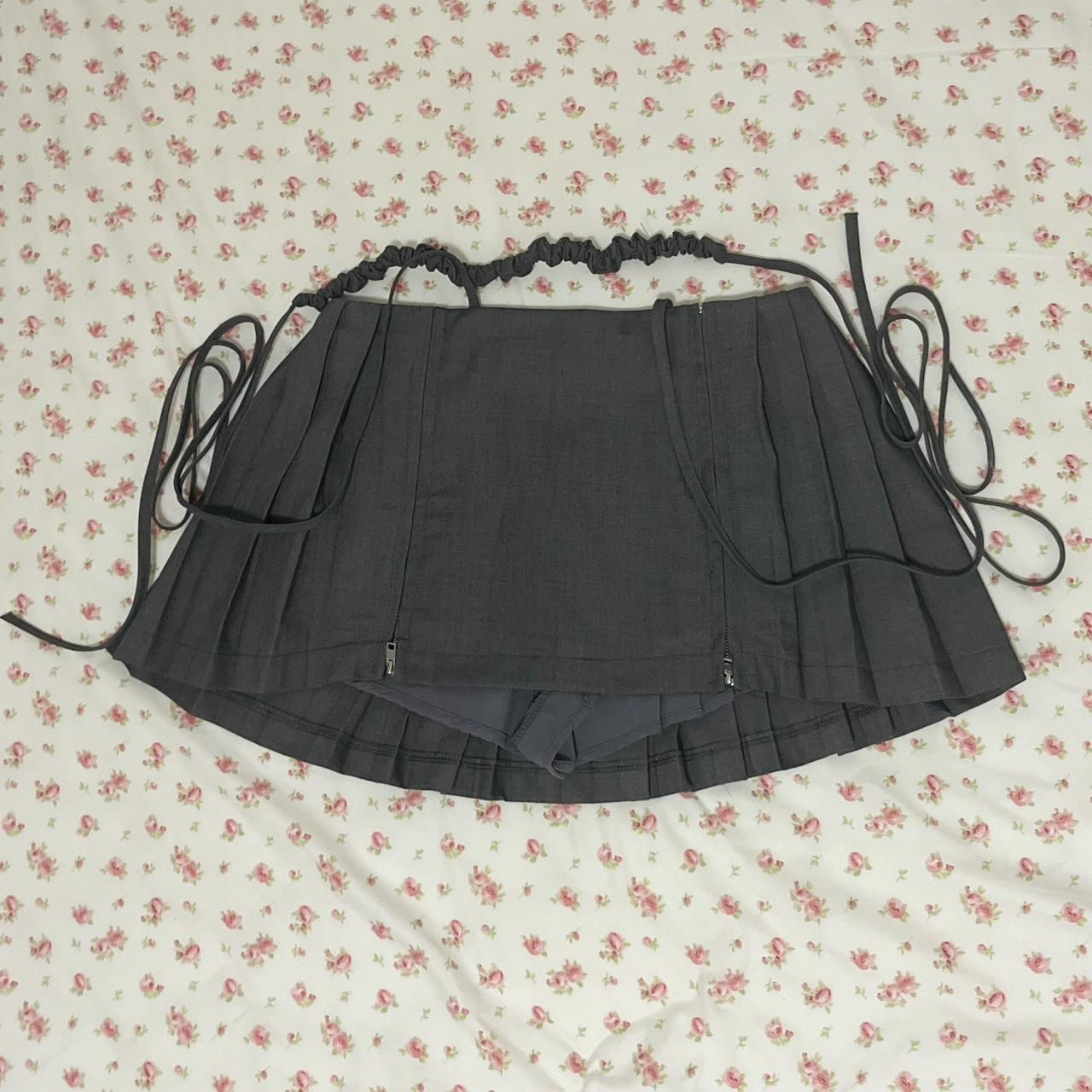 Gray mini pleated skirt with waist band Size S:... - Depop