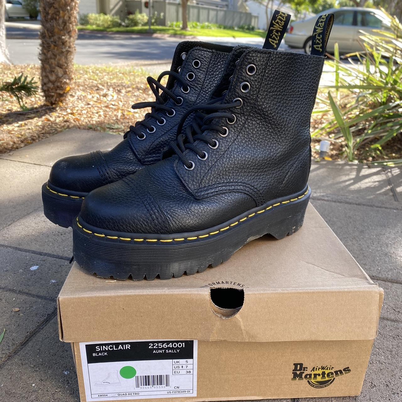 Doc martens best sale sinclair 38