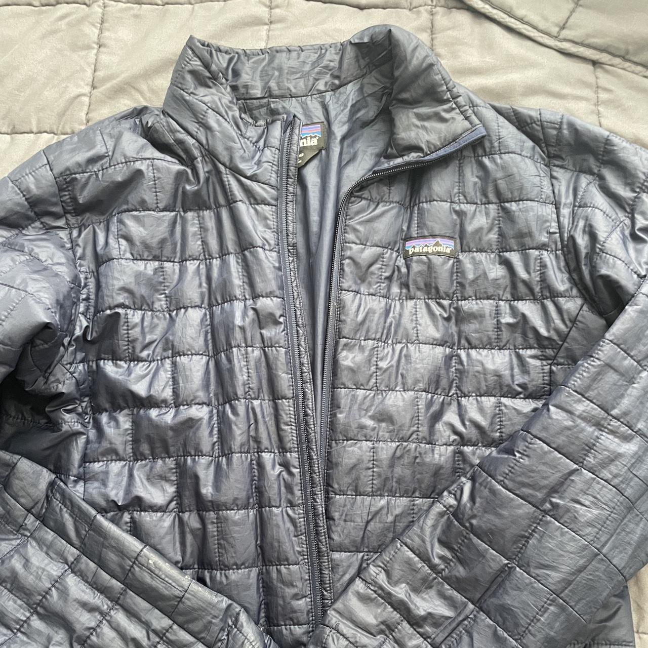 Navy Patagonia puff jacket men’s size Medium - Depop