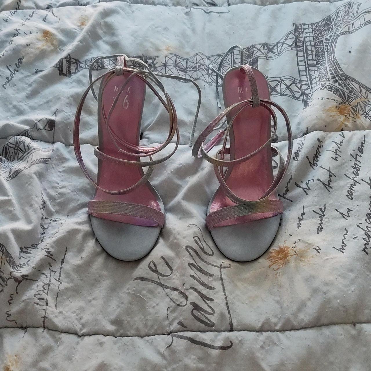 item listed by shoeaddict101