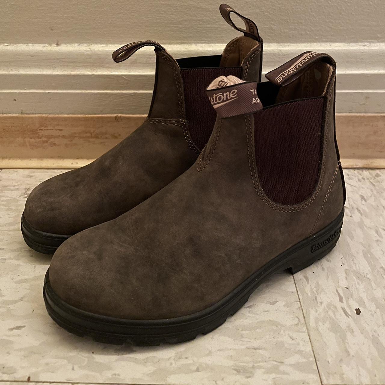 chelsea blundstone boots