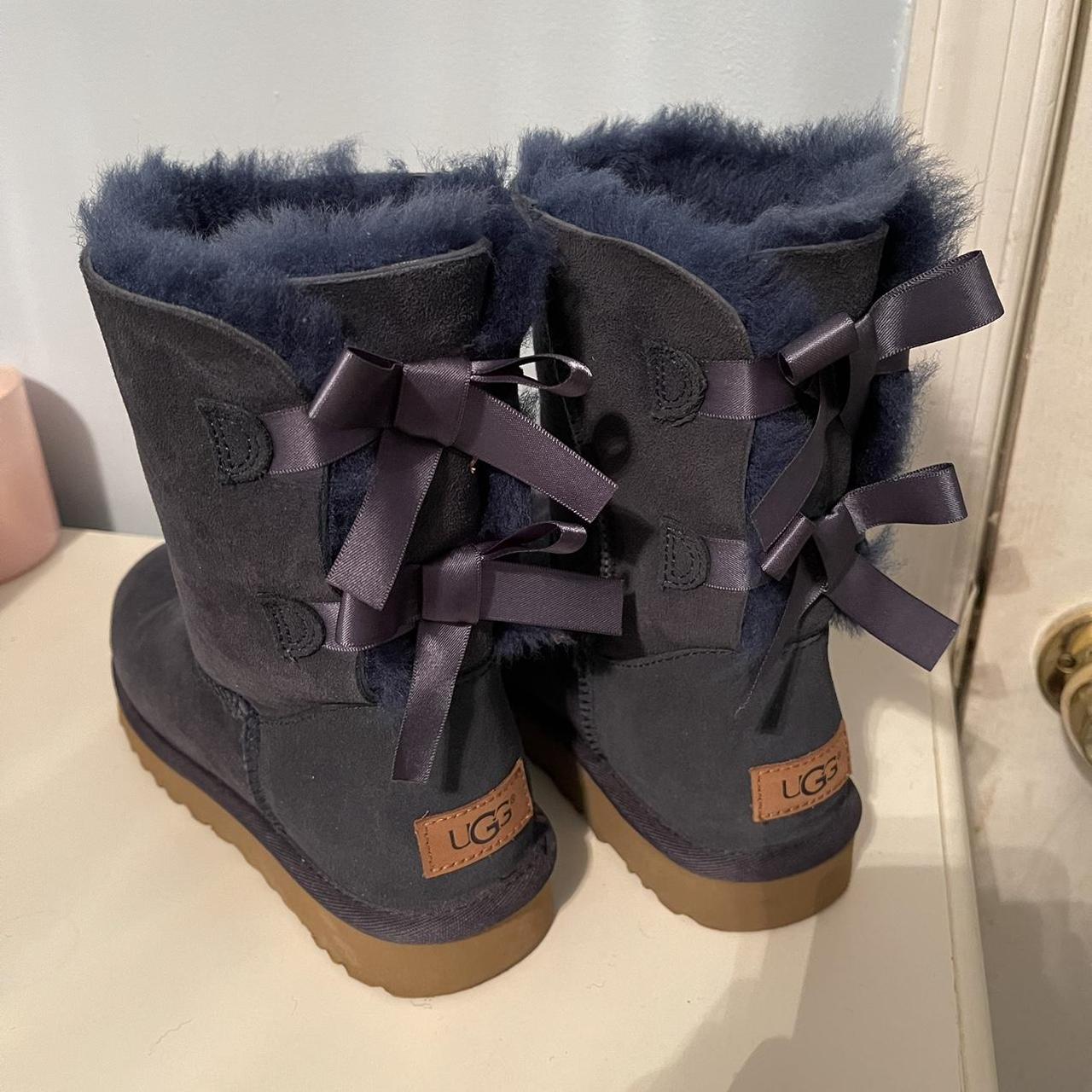 navy blue bailey bow uggs size 6 worn a couple. Depop