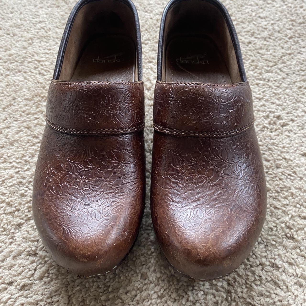 dansko clogs honey distressed