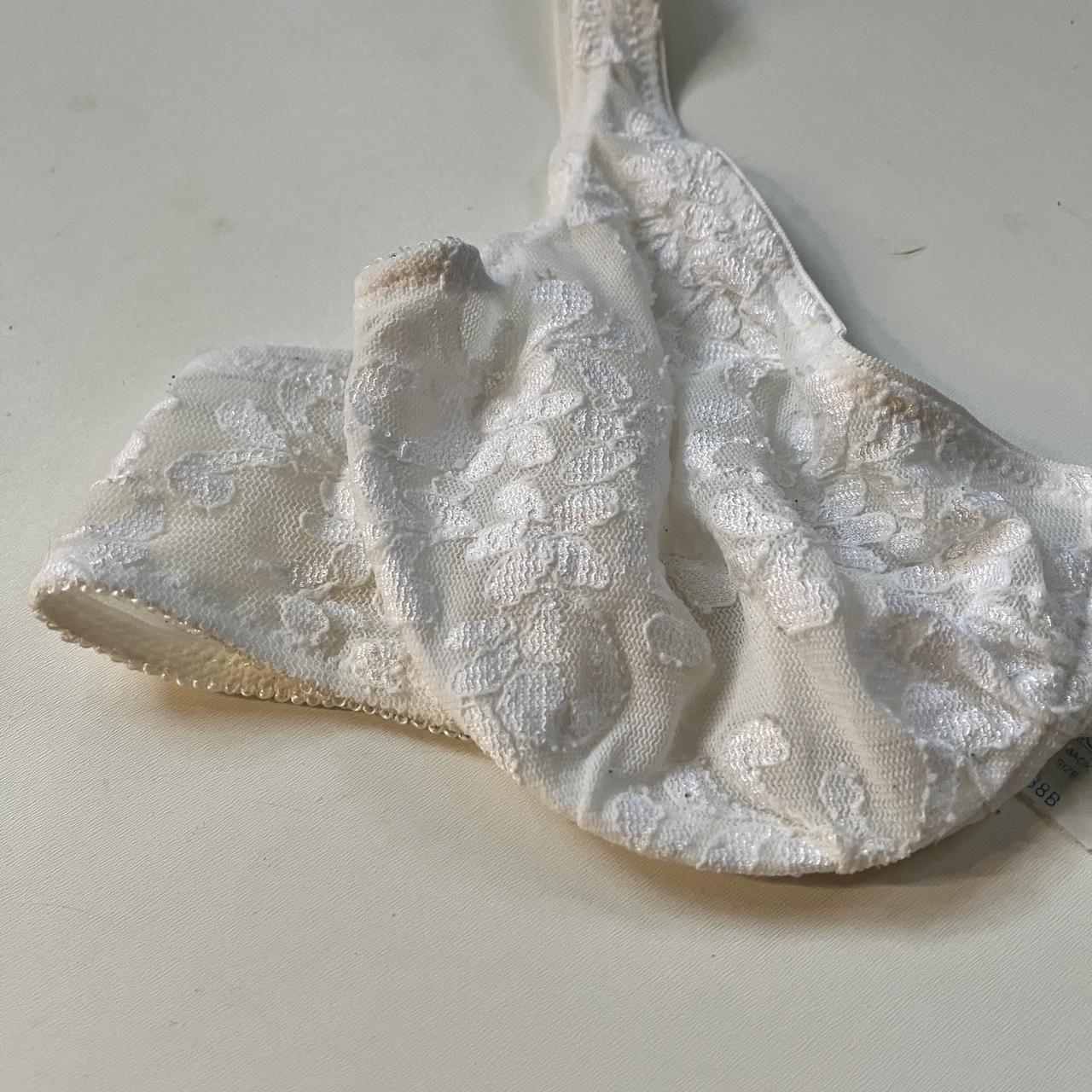Vintage Lily Of France Ivory Floral Lace Underwire... - Depop