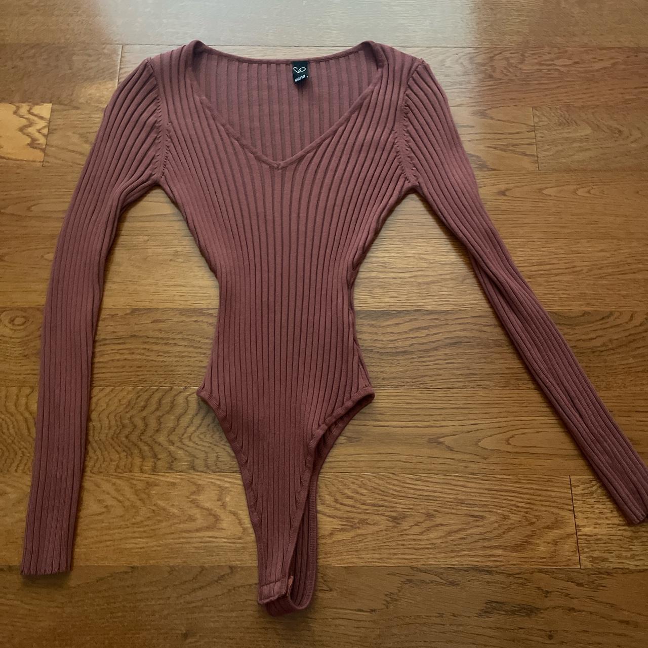 Windsor bodysuit - thicker material great for fall... - Depop