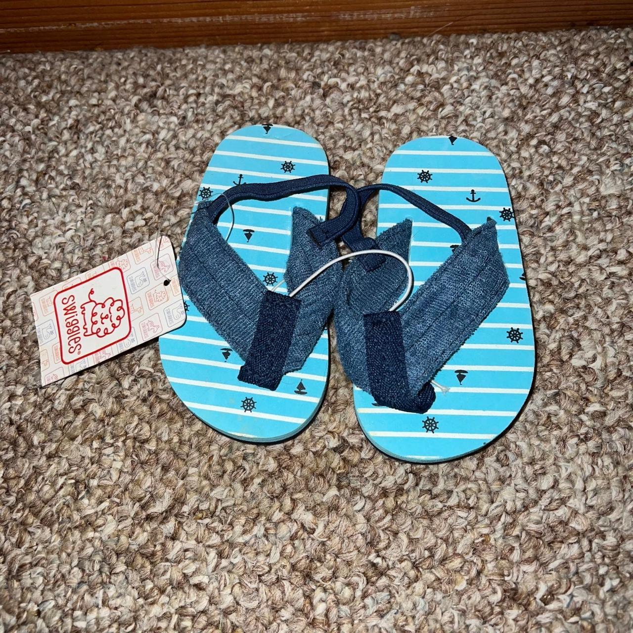 Toddler size store 6 flip flops