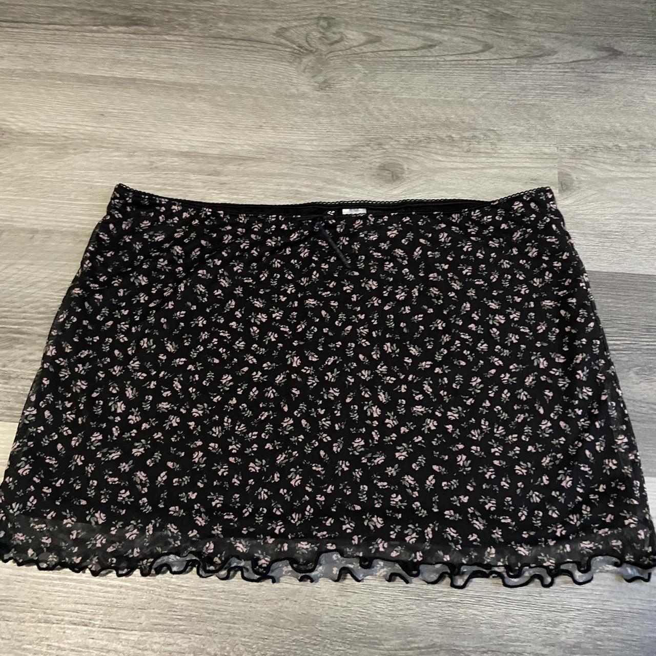 H&M Women's Black Skirt | Depop