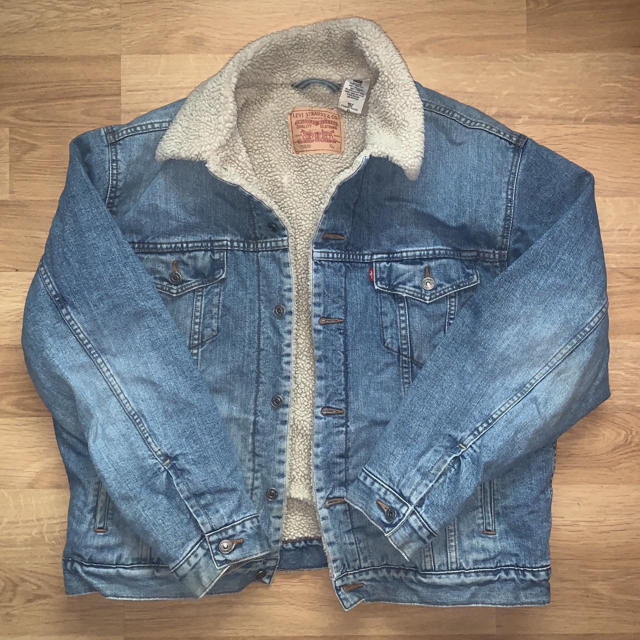 MINT LEVIS SHERPA JACKET Super comfy and heavy,... - Depop