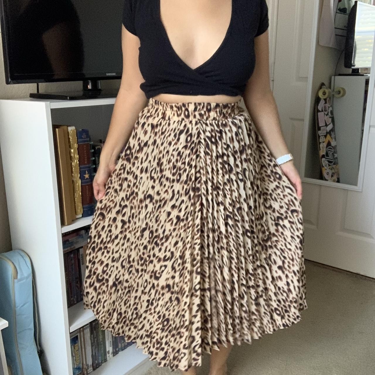 Pleated Cheetah Leopard Print Midi Skirt No Depop