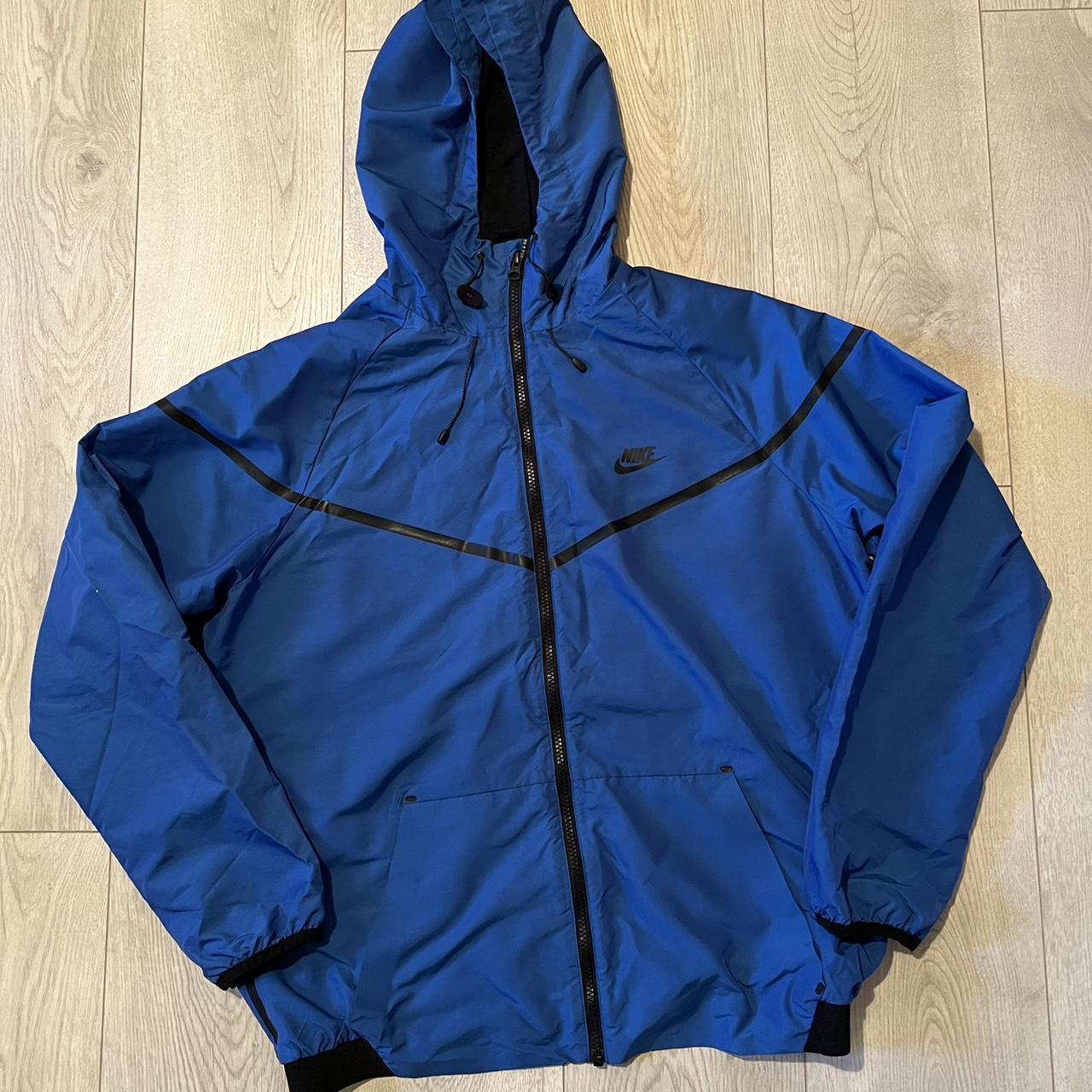 Nike tech clearance aeroshield windrunner