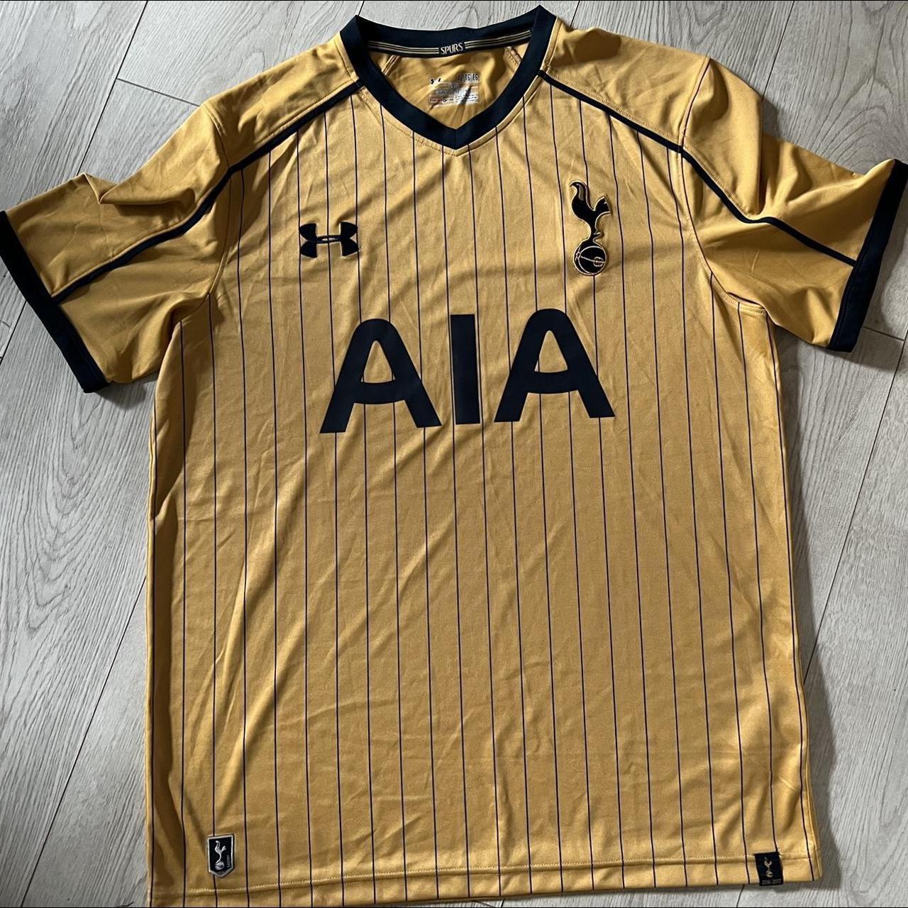 Tottenham best sale gold kit