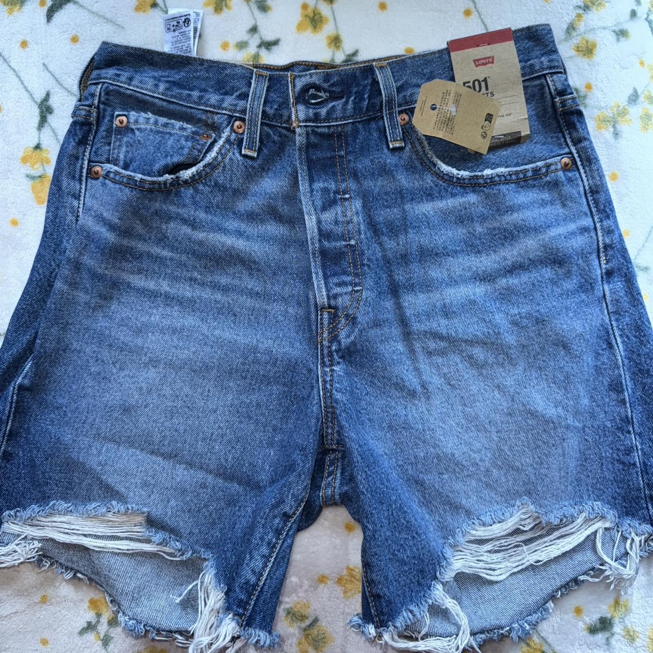 item listed by ariannaaa_059