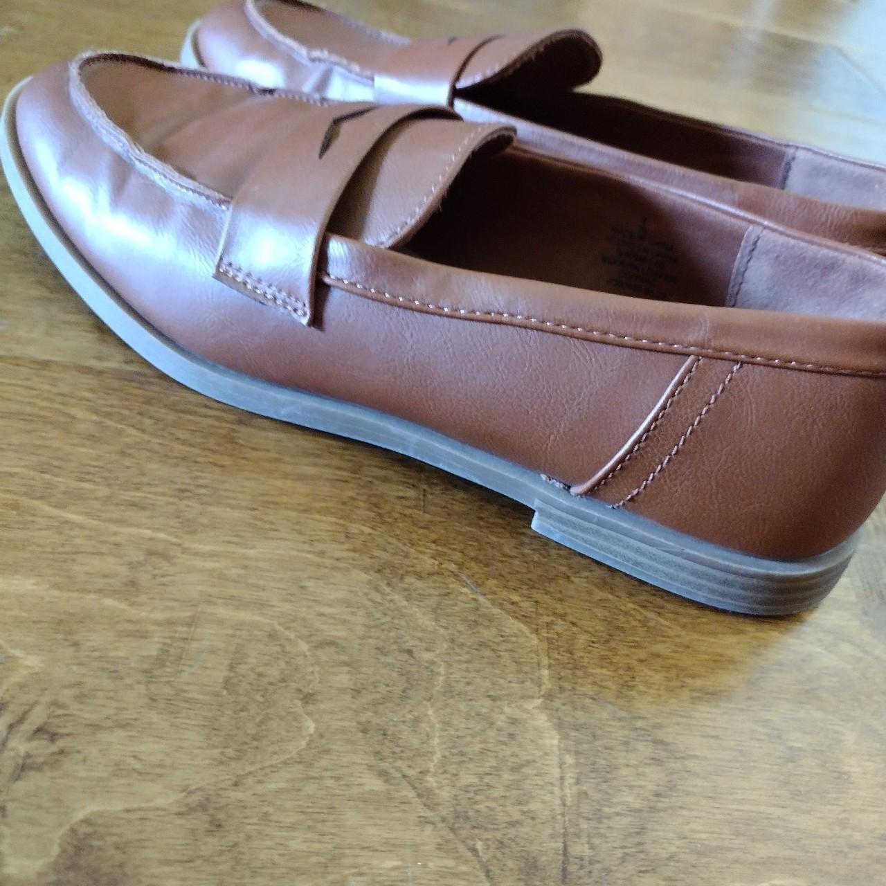 Old Navy Women's Tan Loafers Depop