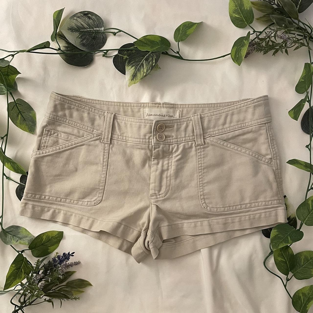 Abercrombie & Fitch Women's Cream Shorts | Depop