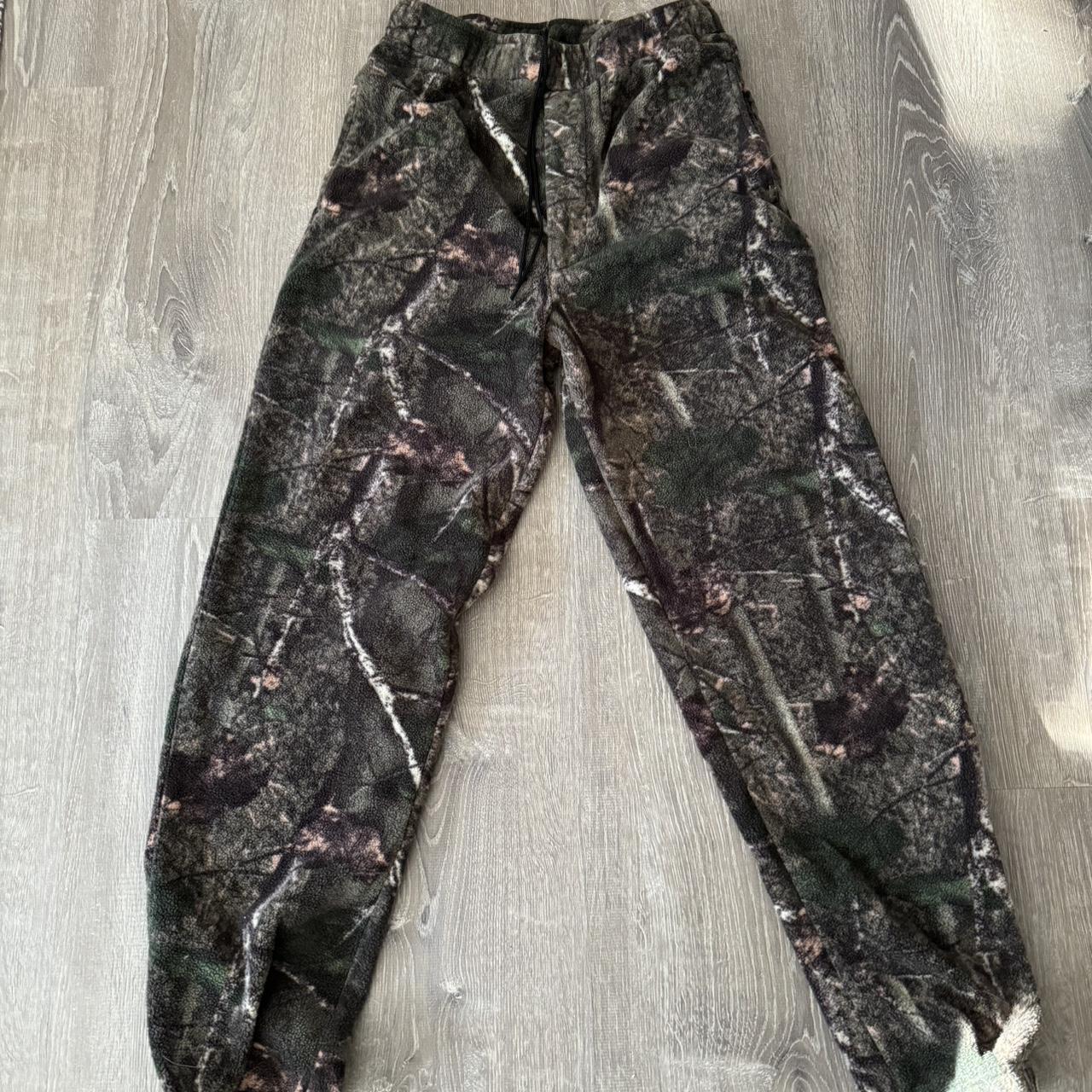 Realtree jogger sweats Fuzzy material Huntrite... - Depop