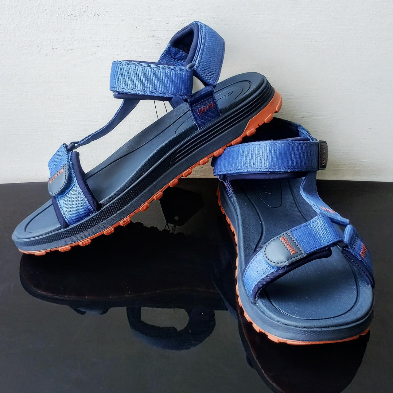 Clarks flip flops mens blue online