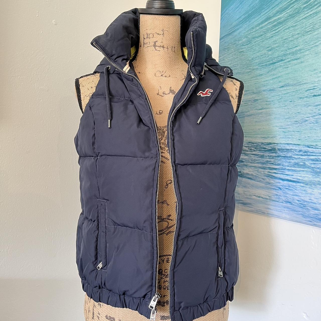 hollister sleeveless jacket