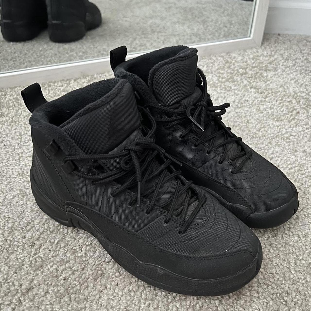 Jordan 12 hotsell winterized black gs