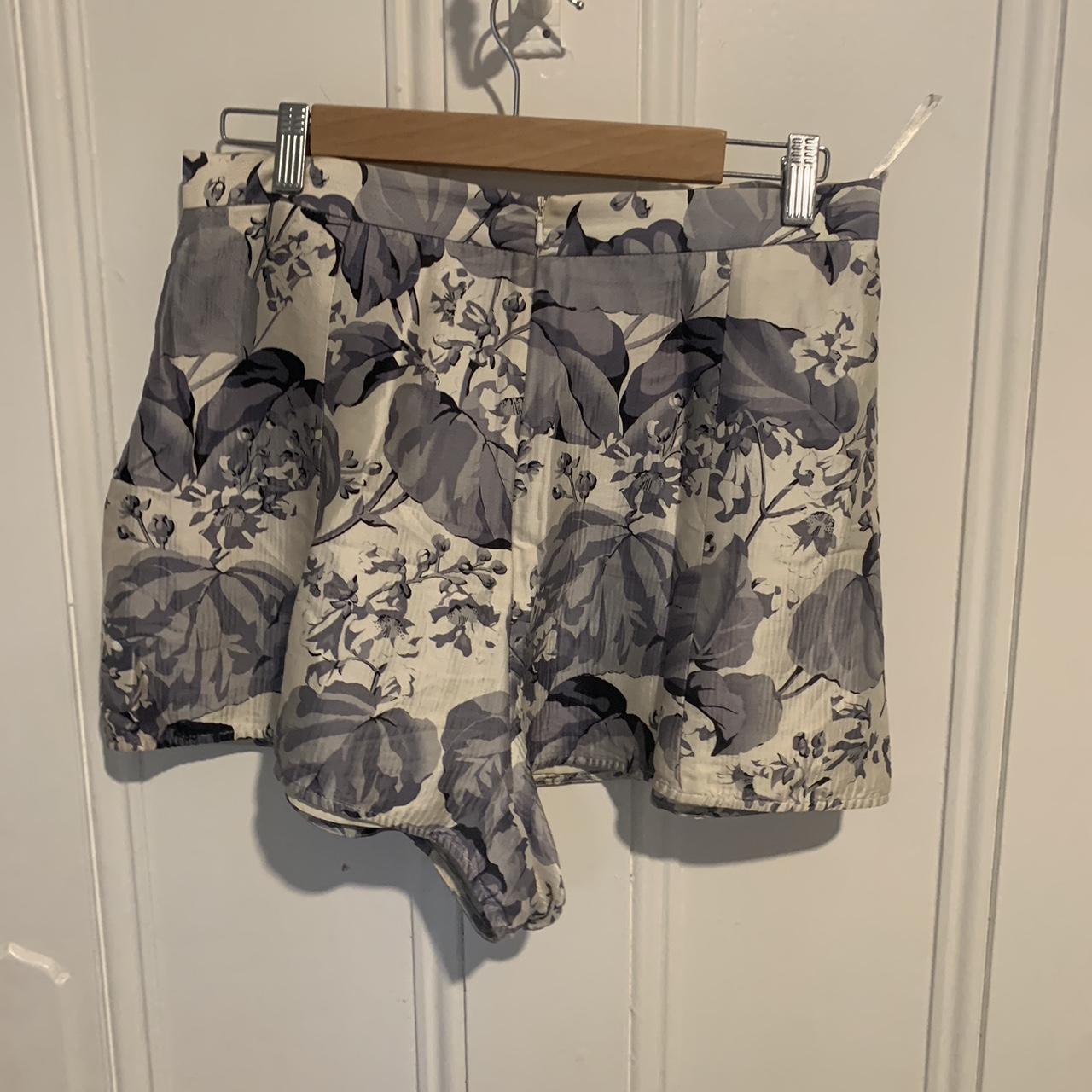 Zimmerman short shorts size 3 These shorts have been... - Depop