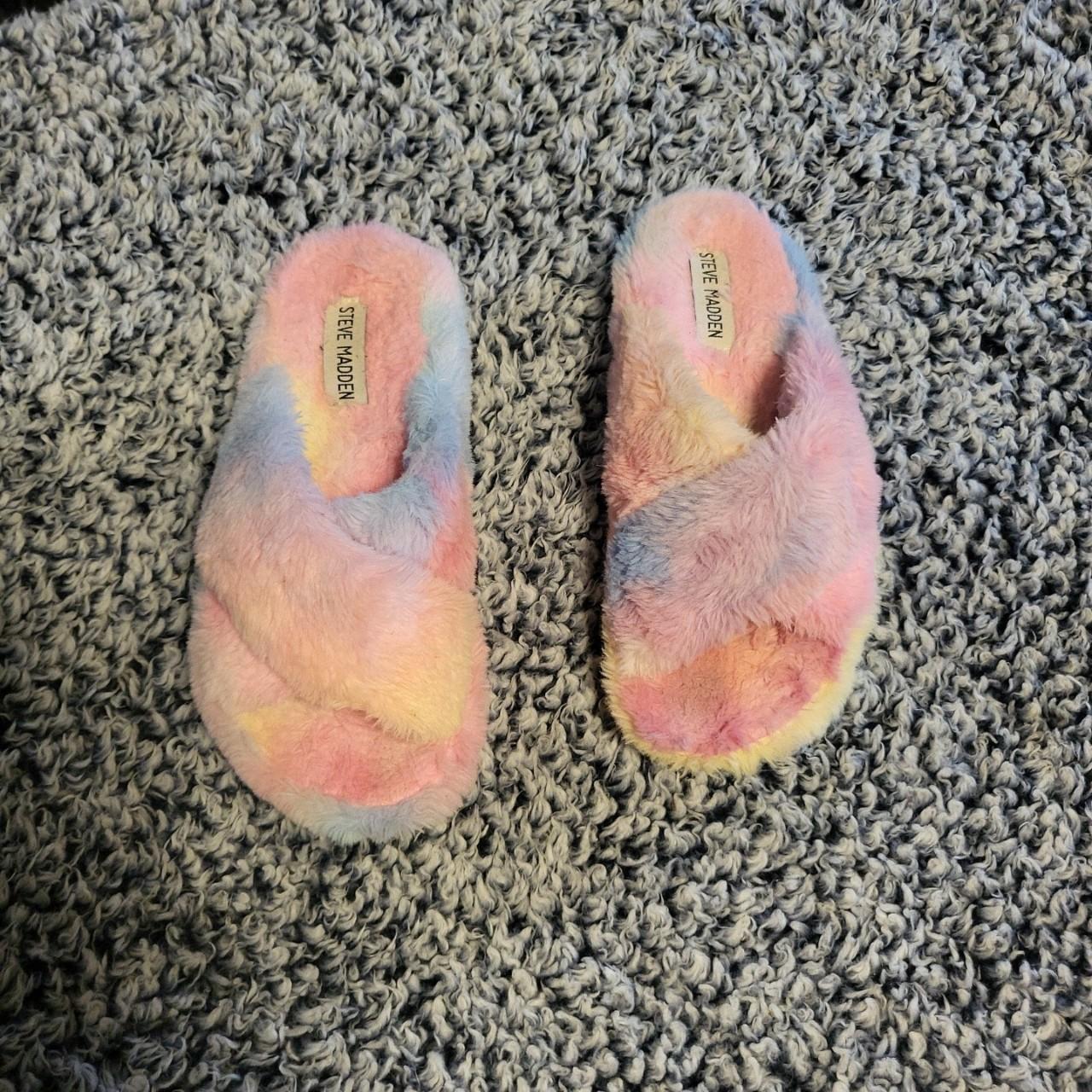 Steve madden pink discount slippers