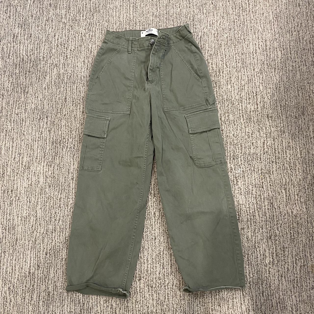 Green Cargo Pants from hollister! -fit size... - Depop