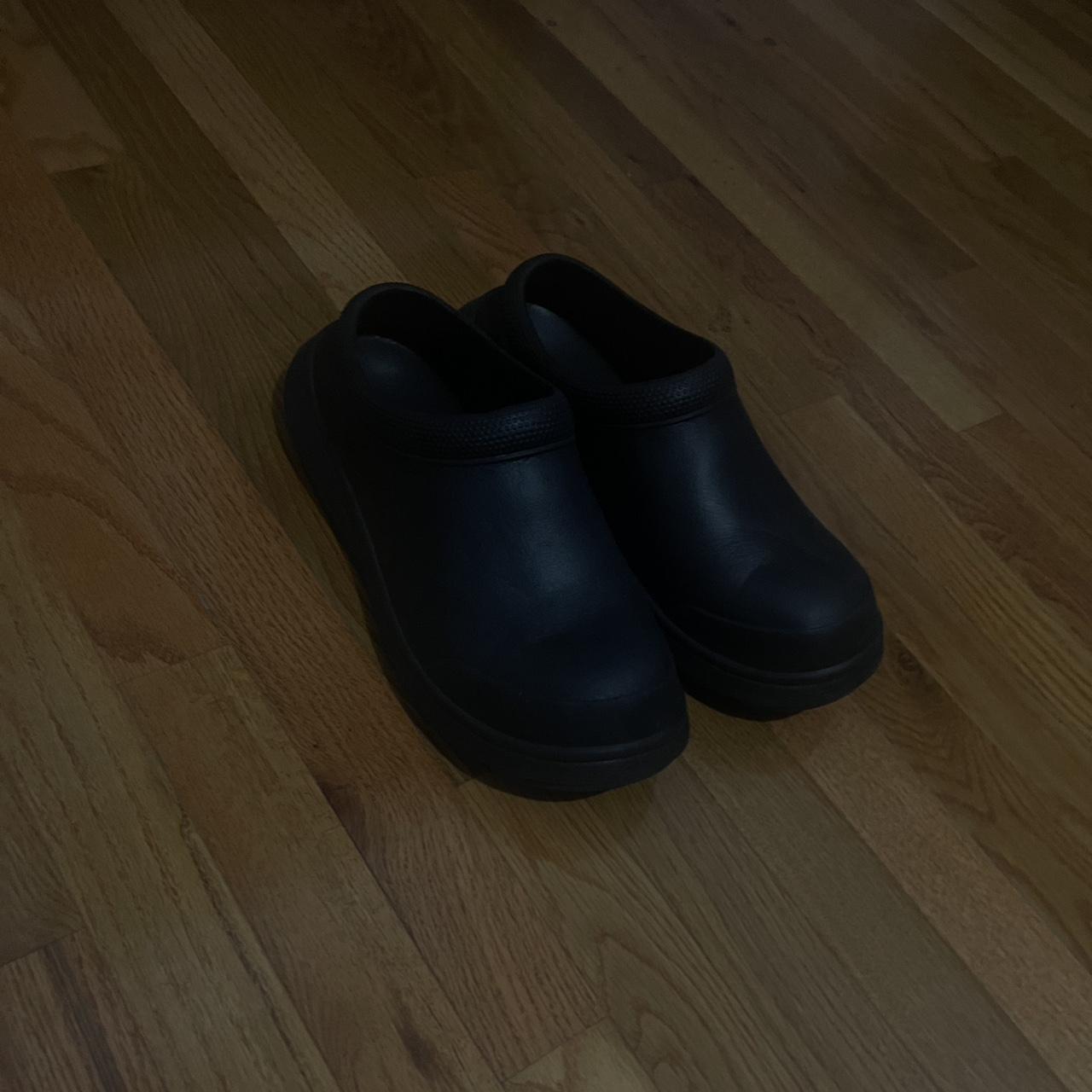 mens black clogs