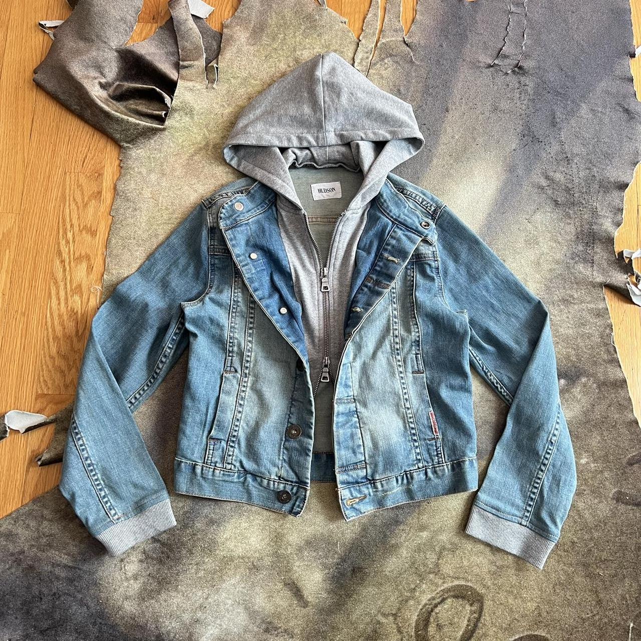 Late Y2k indie grunge denim jacket with built in Depop