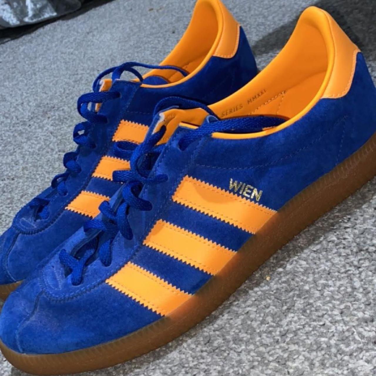 Adidas Wien trainers never been worn Size
