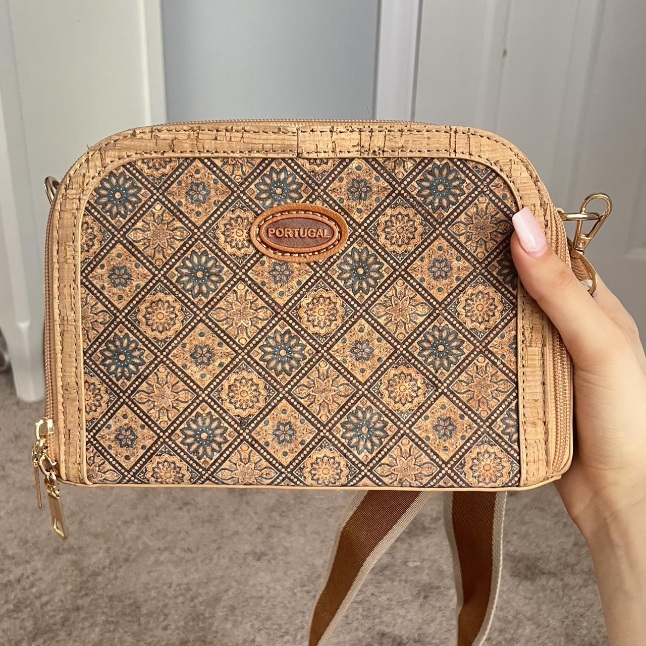 item listed by arianat43