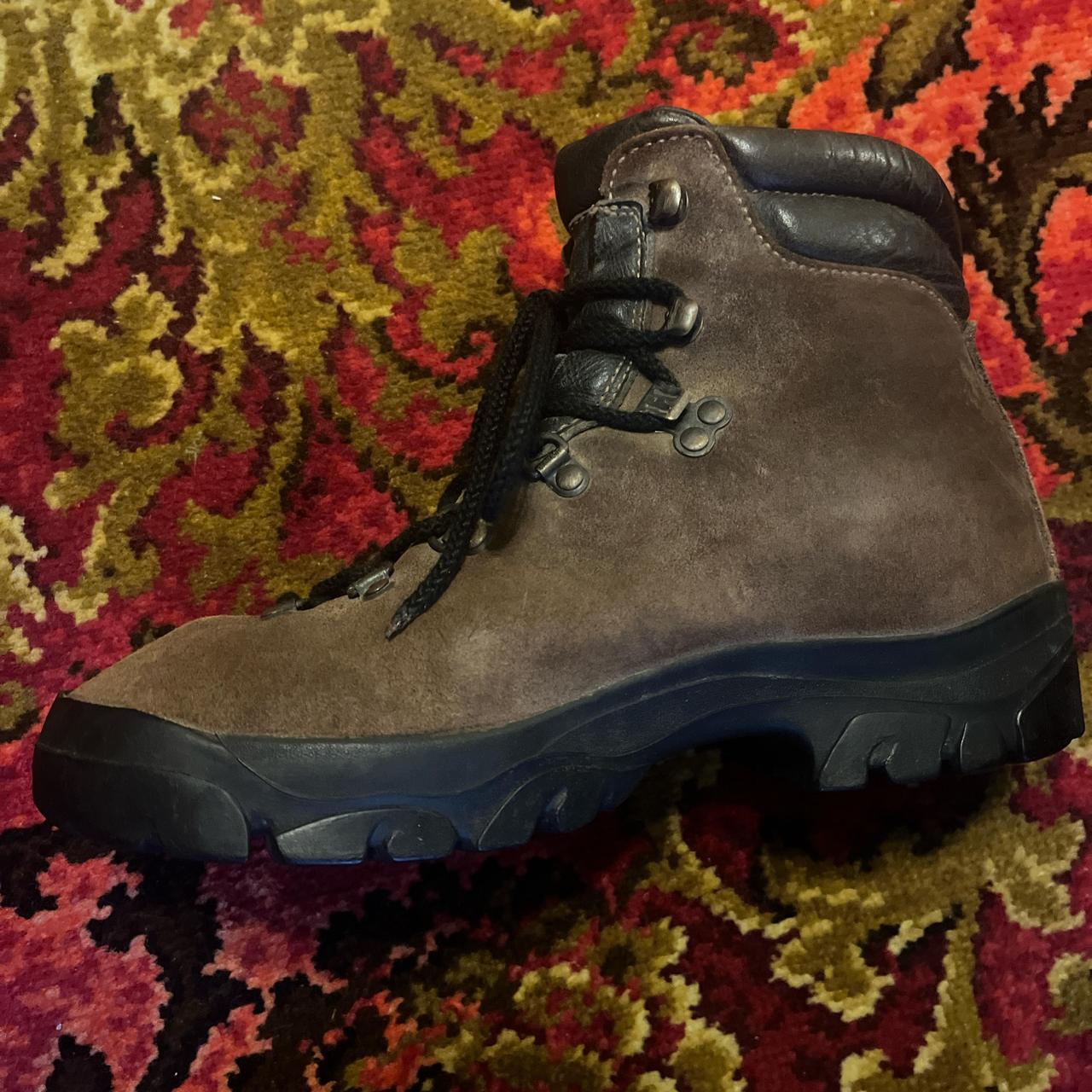 vibram sole hiking boots