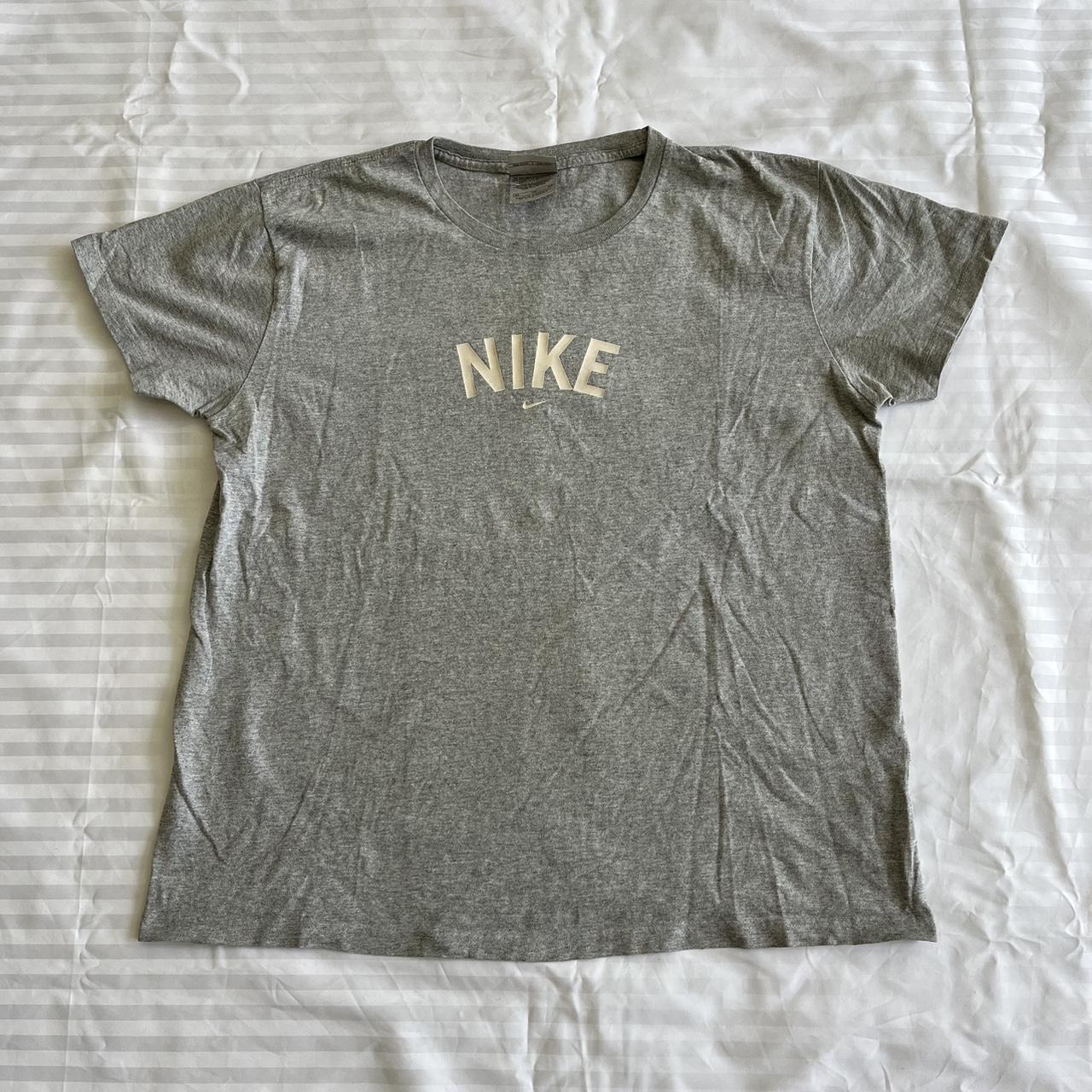 nike centre logo t shirt