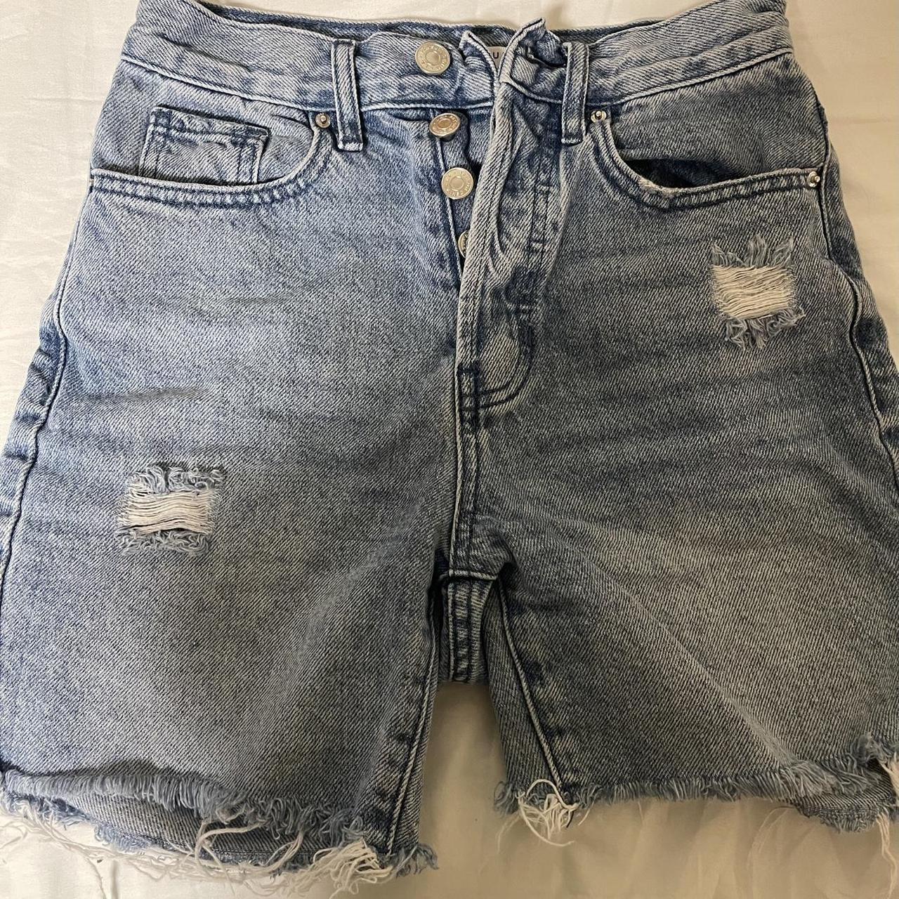 item listed by closetfind222