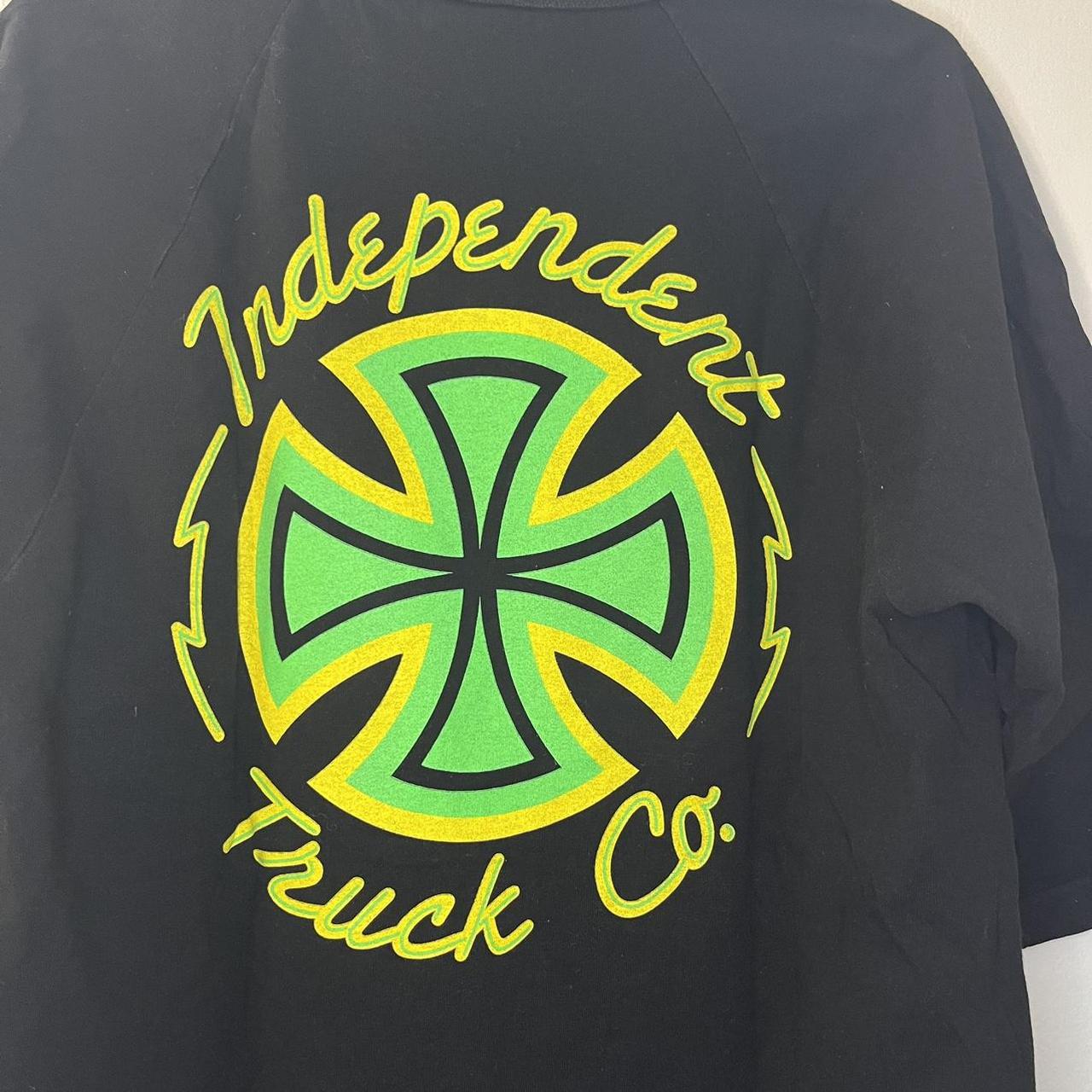 independent-men-s-black-and-green-t-shirt-depop