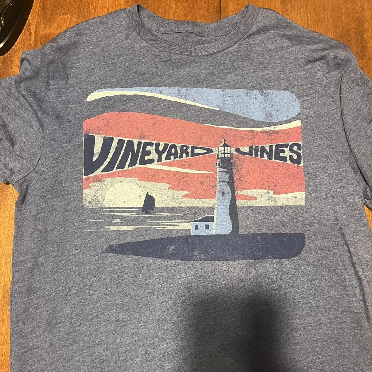 Vineyard vine shirt - Depop