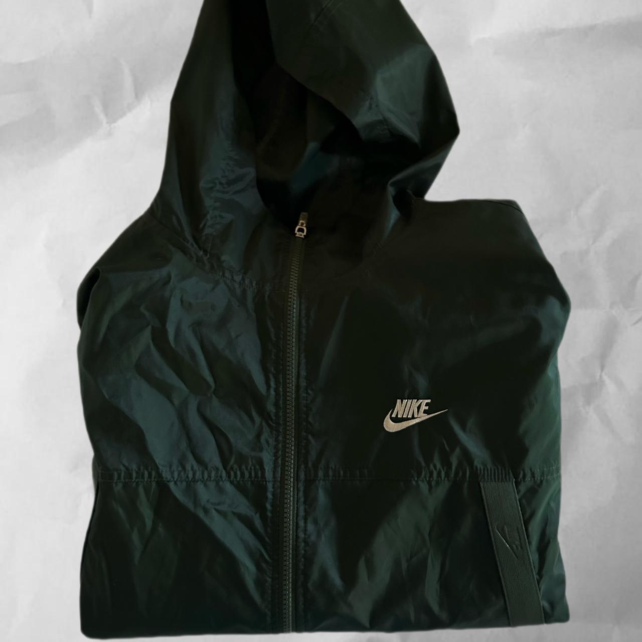 NIKE WINDBREAKER forest green - Depop